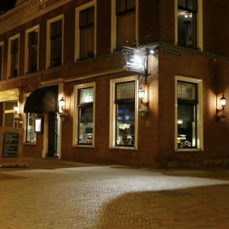 B&B Het Herenhuys Aan De Historische Gracht Van Kollum Exterior foto