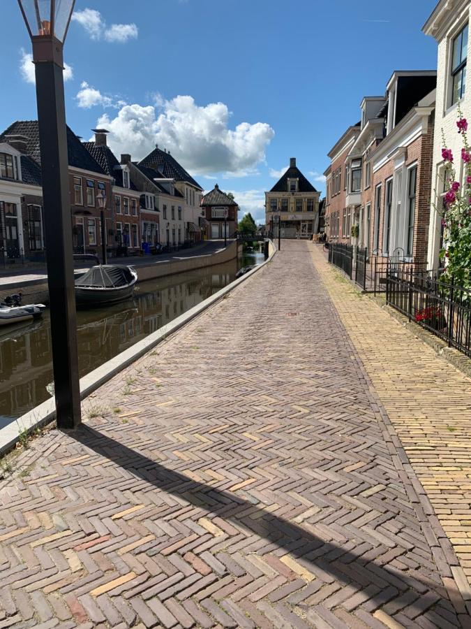 B&B Het Herenhuys Aan De Historische Gracht Van Kollum Exterior foto