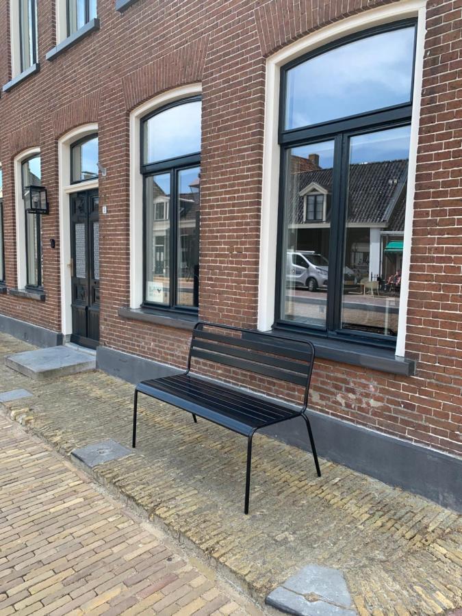 B&B Het Herenhuys Aan De Historische Gracht Van Kollum Exterior foto