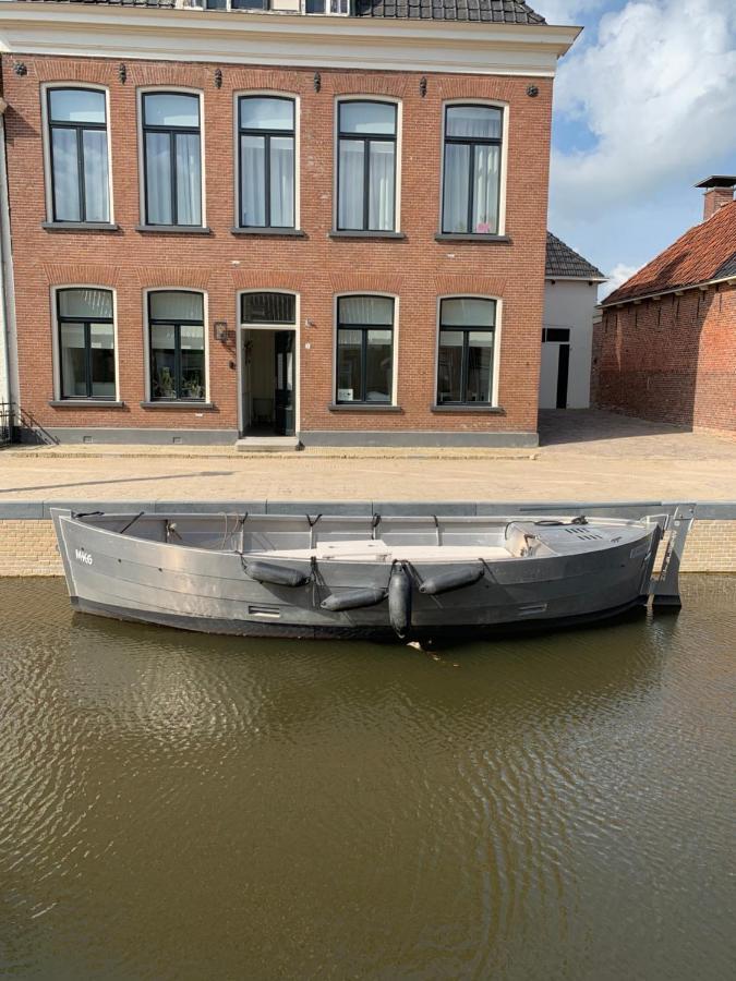 B&B Het Herenhuys Aan De Historische Gracht Van Kollum Exterior foto